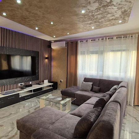 Apartments Adriana Bilice Bagian luar foto