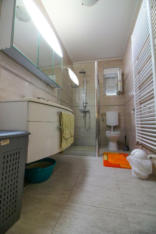 Apartments Adriana Bilice Bagian luar foto